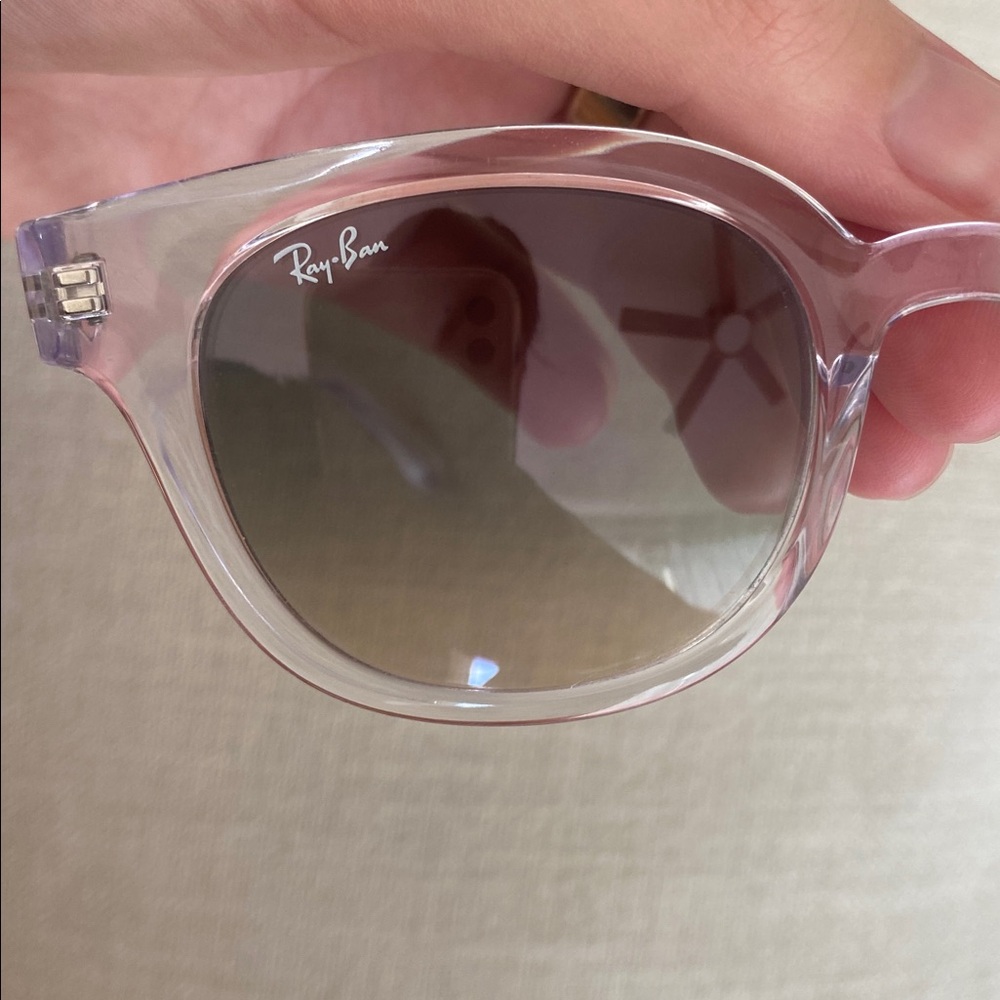 Ray-Ban Sunglasses - Picture 6 of 9